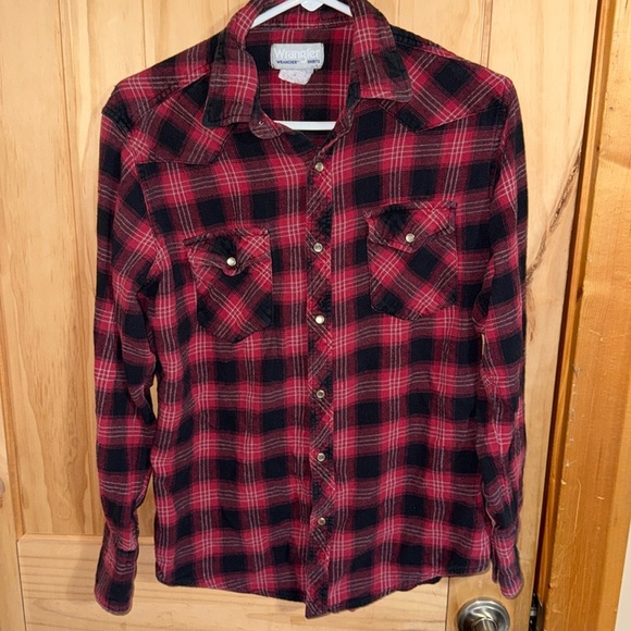 Wrangler Red and Black Plaid Snap Button Shirt - Picture 1 of 4